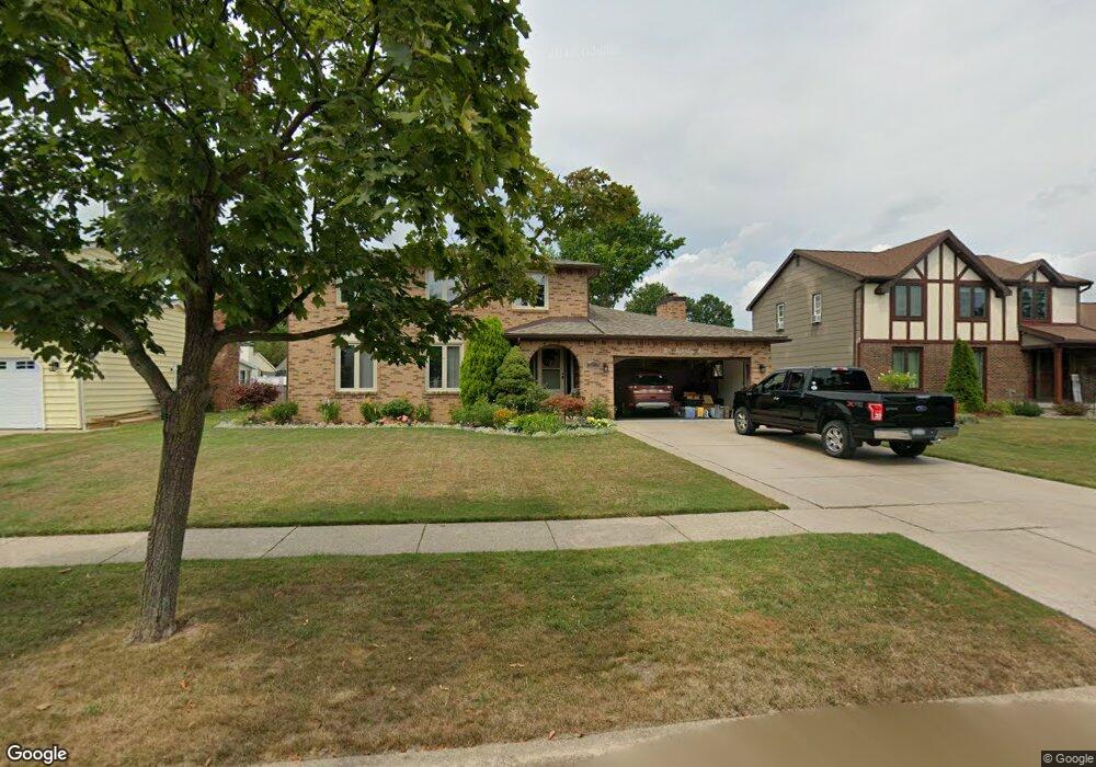 1077 Bowen Dr W, North Tonawanda, NY 14120 - photo 1