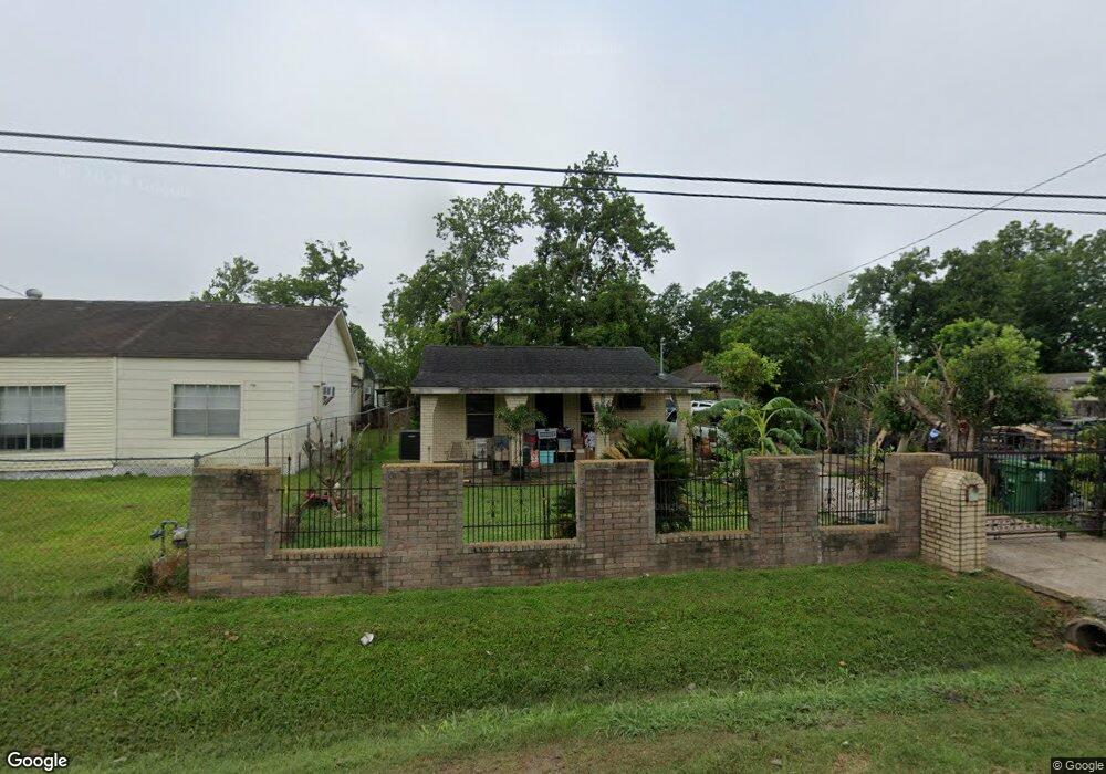 2408 Caplin St, Houston, TX 77026 - photo 1