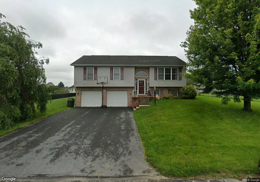 391 Martina Dr, Chambersburg, PA 17201 - photo 1