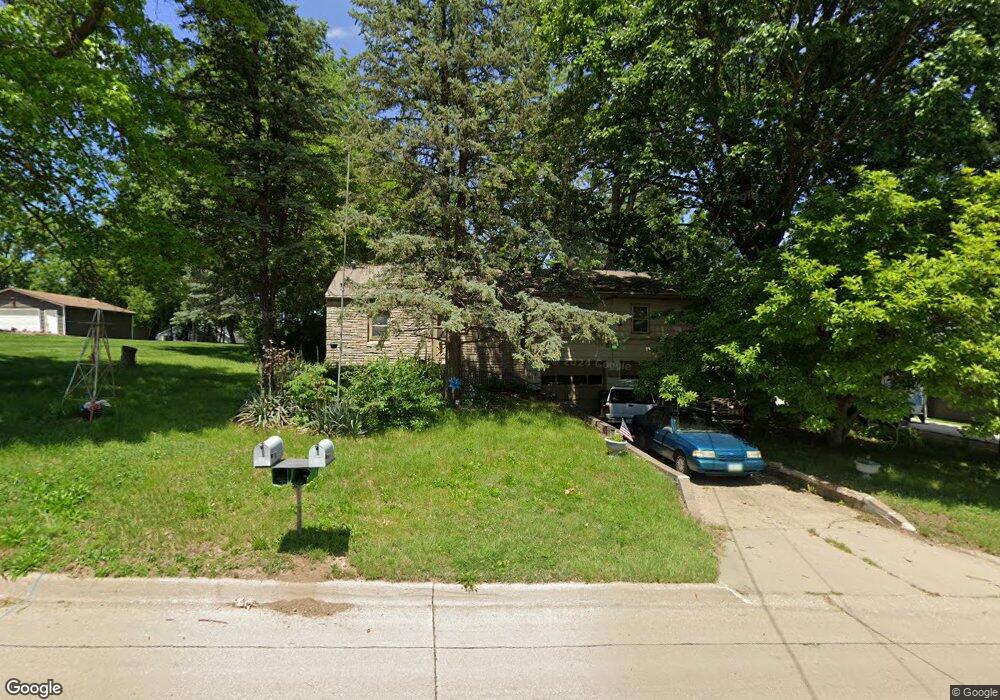 3244 E Clinton Ave, Des Moines, IA 50317 - photo 1