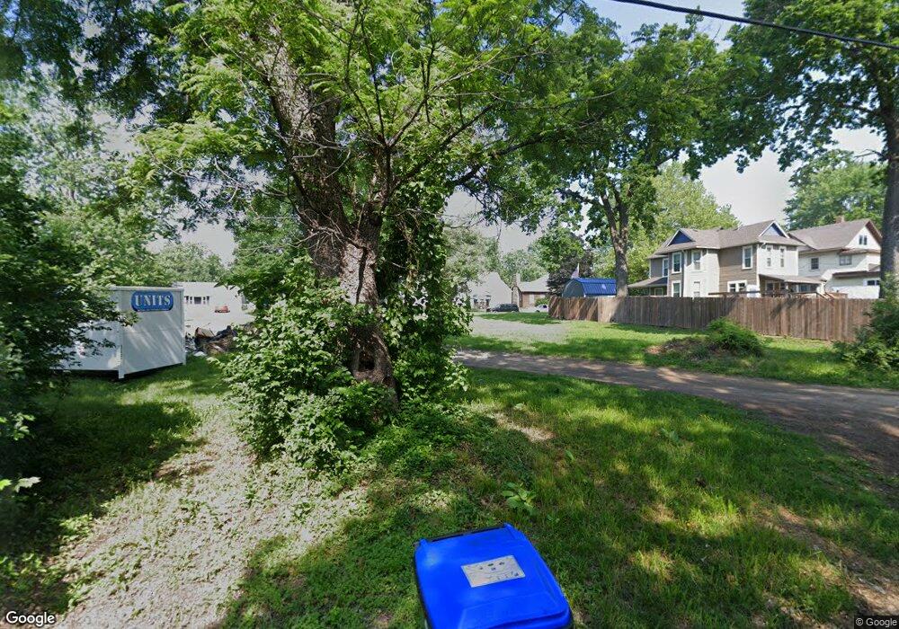 2062 SW Buchanan St, Topeka, KS 66604 - photo 1