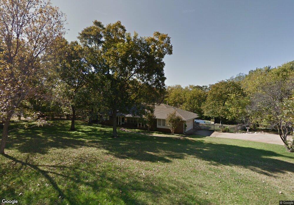 2200 Rambling Rd, Edmond, OK 73025 - photo 1