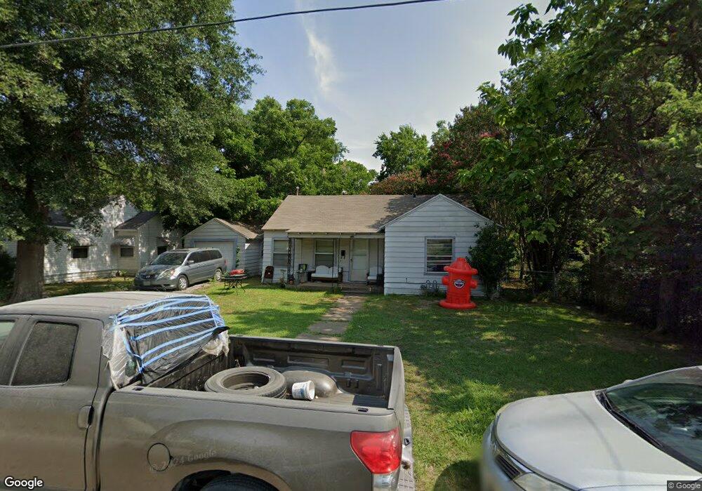 713 E 11th St, Bonham, TX 75418 - photo 1