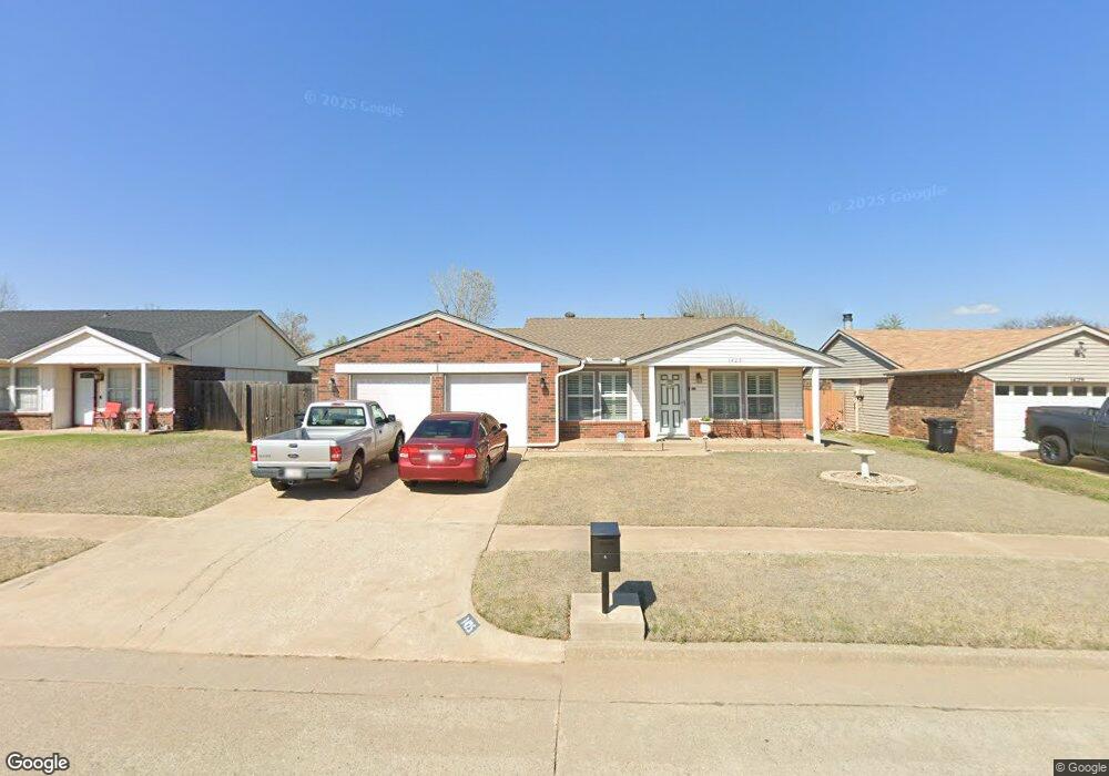 1425 NE 4th St, Moore, OK 73160 - photo 1