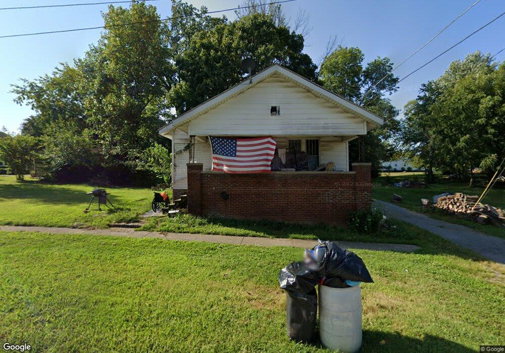 315 W Walnut St, Harrisburg, IL 62946 - photo 1