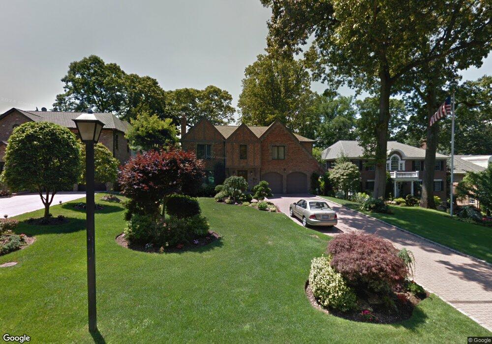 181 Aldershot Ln, Manhasset, NY 11030 - photo 1