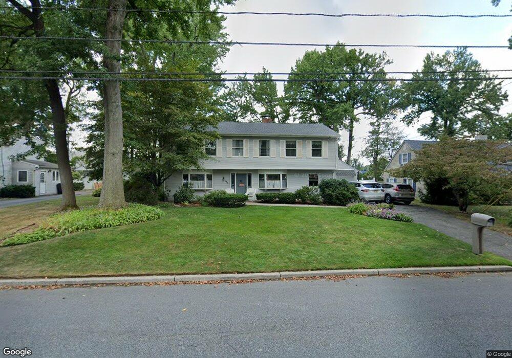 184 Brookfield Ave, Paramus, NJ 07652 - photo 1