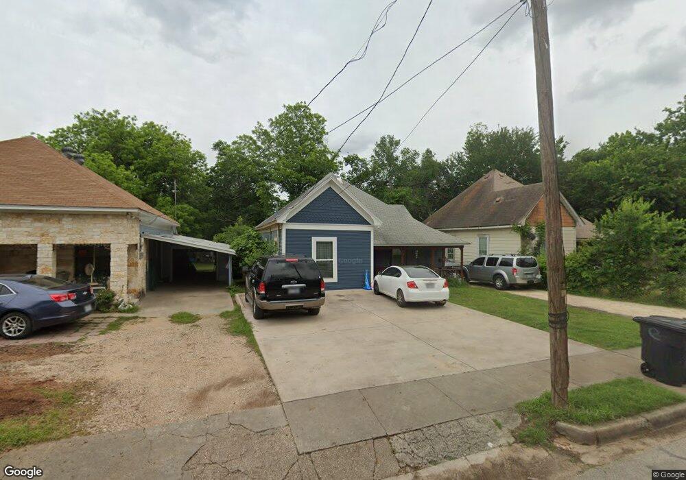 716 N Robinson St, Cleburne, TX 76031 - photo 1