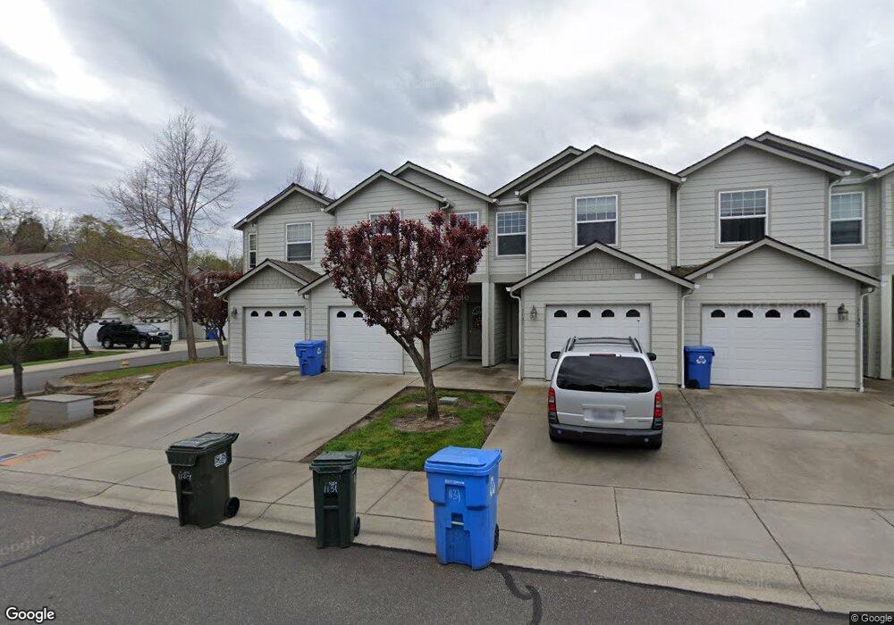 1127 SW Lafayette Dr, Grants Pass, OR 97527 - photo 1