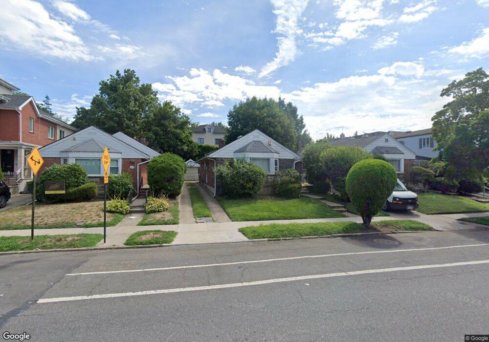 7319 Park Dr E, Flushing, NY 11367 - photo 1