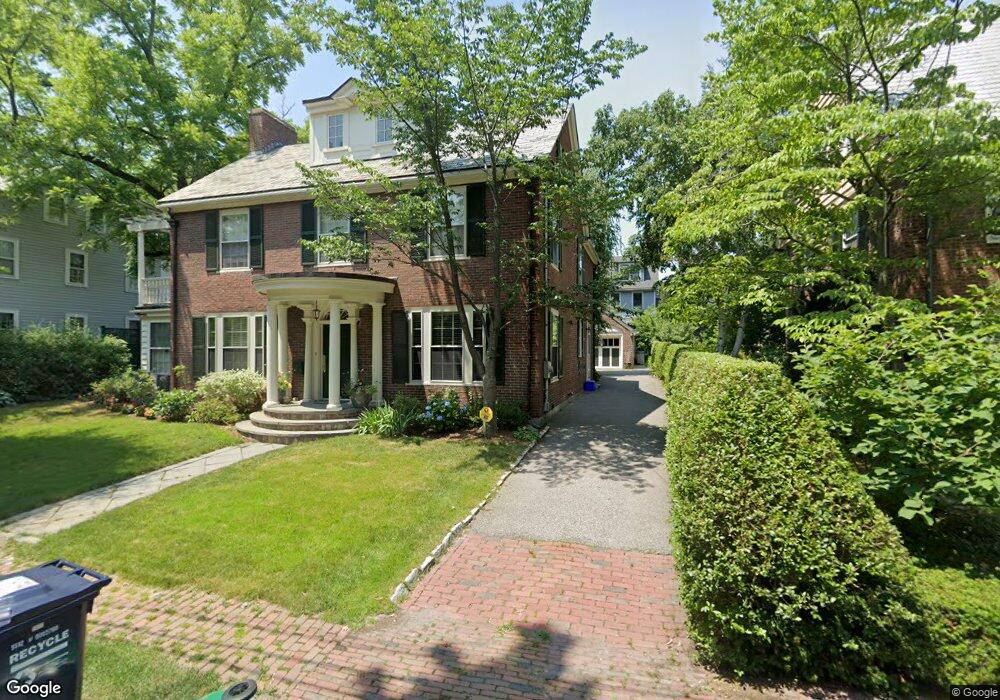 23 Gray Gardens E, Cambridge, MA 02138 - photo 1