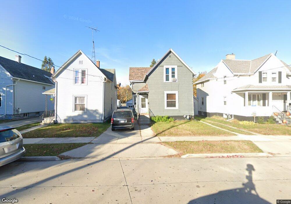722 N 5th St, Manitowoc, WI 54220 - photo 1