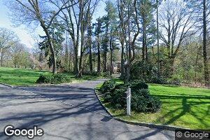 96 Middle Rd, Port Washington, NY 11050