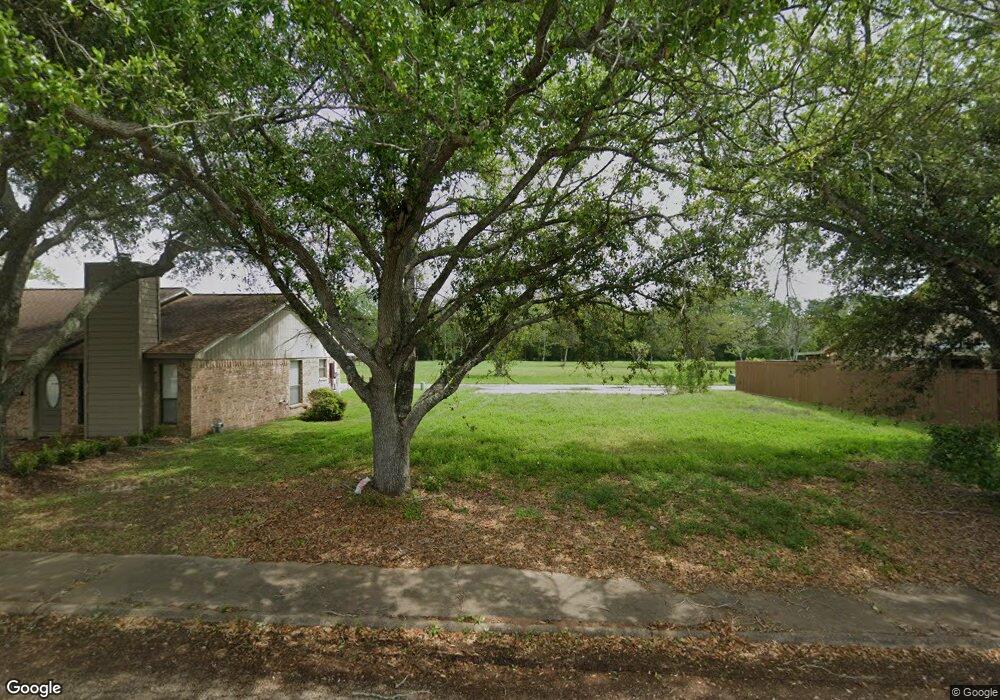 1105 Nichols Ave, Bay City, TX 77414 - photo 1