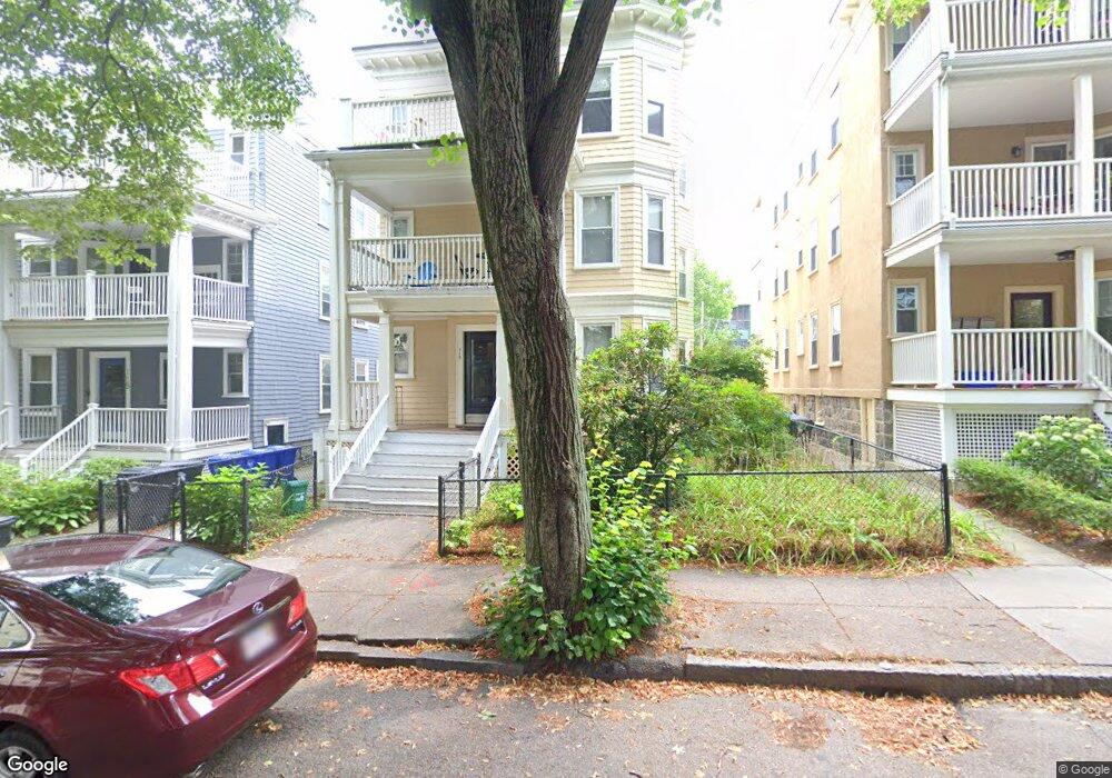 115 Browne St unit 3, Brookline, MA 02446 - photo 1