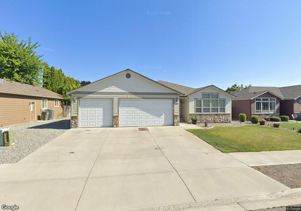 1387 Boulder Loop, East Wenatchee, WA 98802 - photo 1