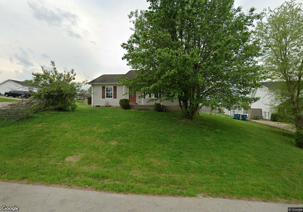 1023 Pinewood Ct, Lawrenceburg, KY 40342 - photo 1