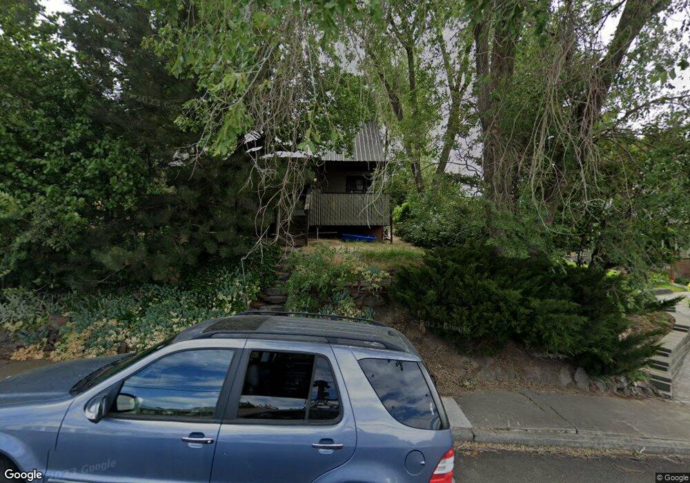 320 NW 12th St, Pendleton, OR 97801 - photo 1