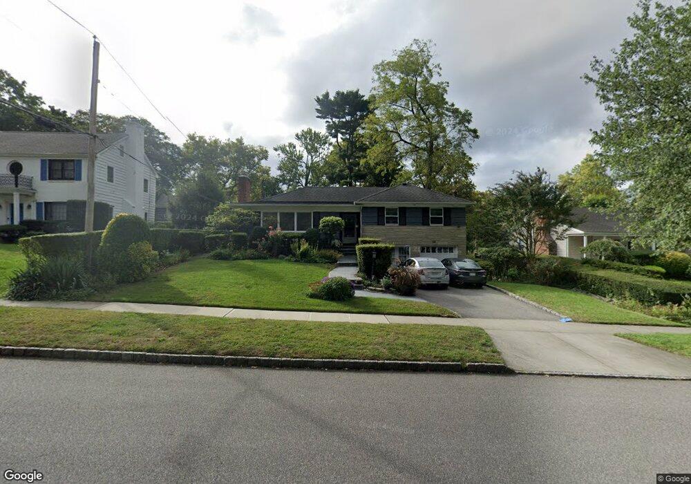 118 Schenck Ave, Great Neck, NY 11021 - photo 1