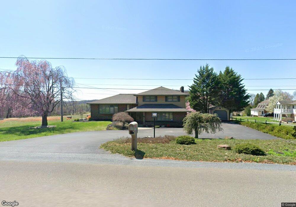 291 Skyline Dr, Reading, PA 19606 - photo 1