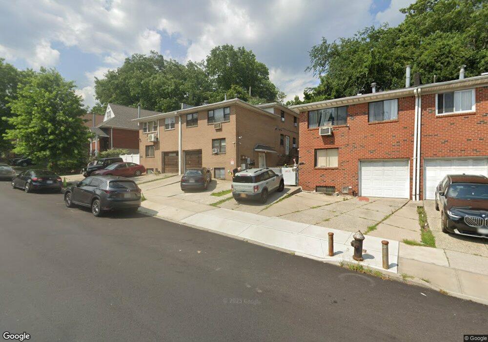 6917 Little Neck Pkwy, Glen Oaks, NY 11004 - photo 1