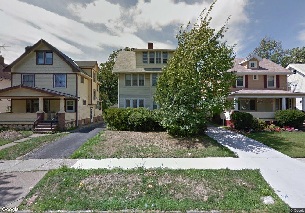 866 Helmsdale Rd, Cleveland, OH 44112 - photo 1