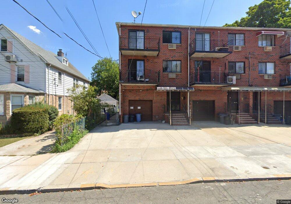 61-37 156 St unit 3rd Fl, Flushing, NY 11367 - photo 1