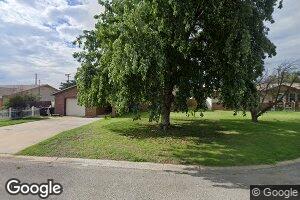 902 Circle Dr, Mooreland, OK 73852