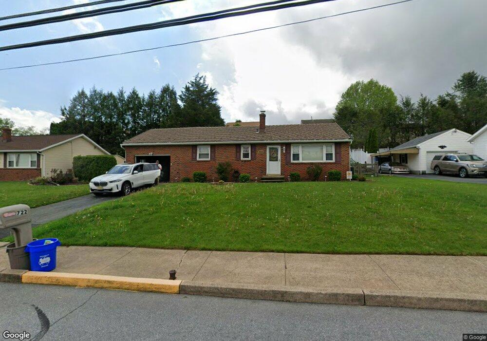 722 Windsor St, Hamburg, PA 19526 - photo 1