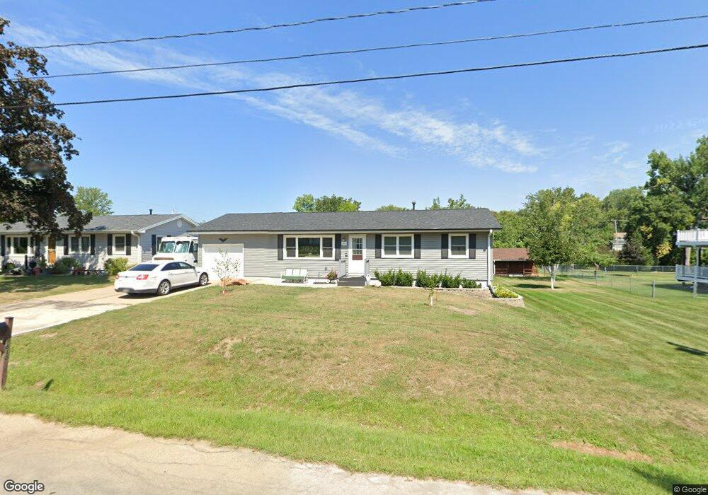 1610 E Ave NW, Cedar Rapids, IA 52405 - photo 1