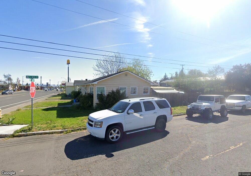 802 E Pine St, Central Point, OR 97502 - photo 1