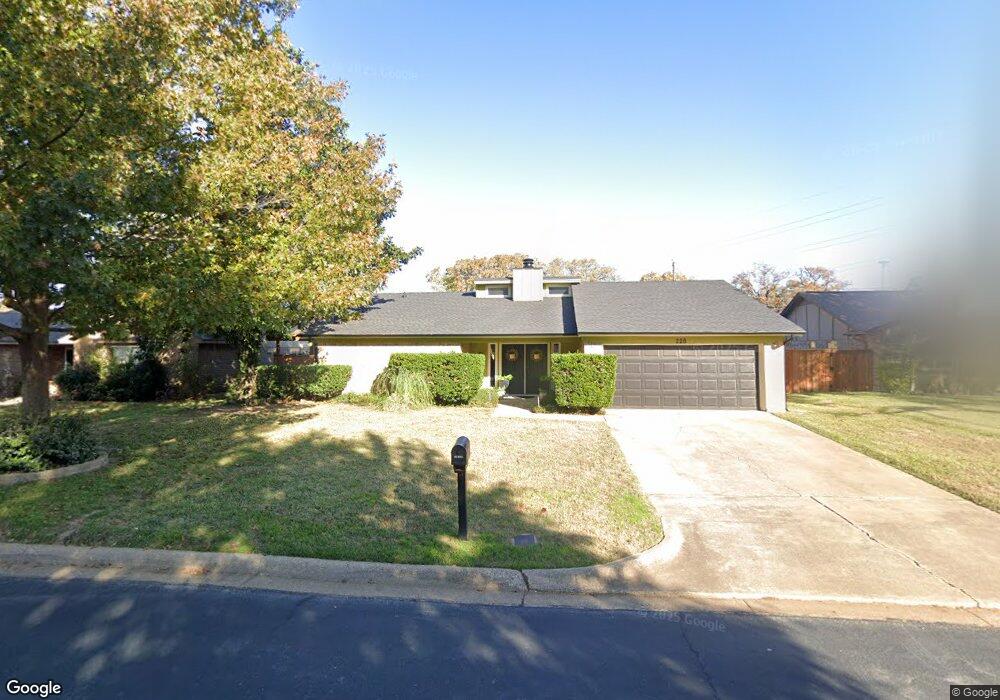 228 Northglen Dr, Hurst, TX 76054 - photo 1