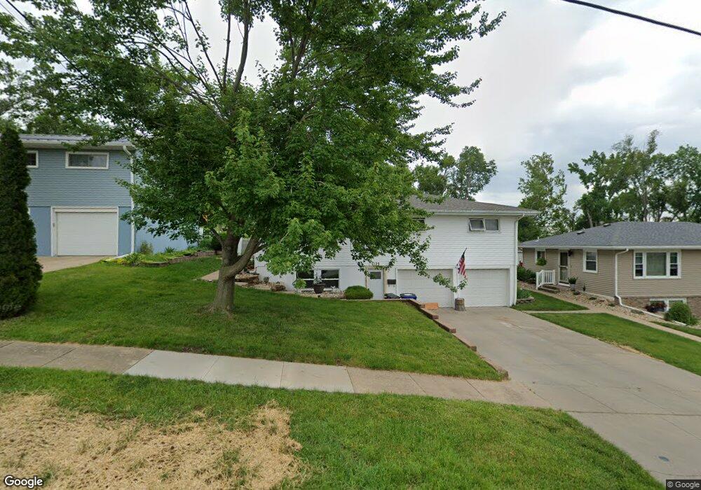 1125 Woodlark Ln NW, Cedar Rapids, IA 52405 - photo 1