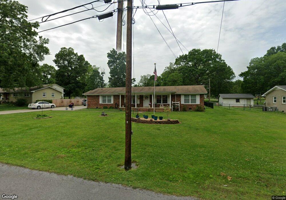 202 Tremont Dr, Shelbyville, TN 37160 - photo 1