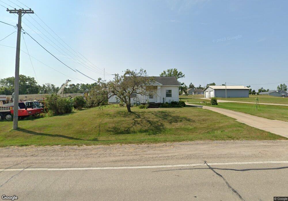 4047 F Ave NW, Cedar Rapids, IA 52405 - photo 1