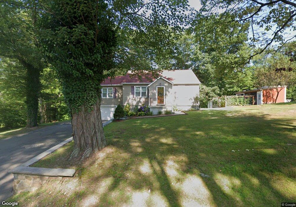 120 Indian River Rd, Orange, CT 06477 - photo 1