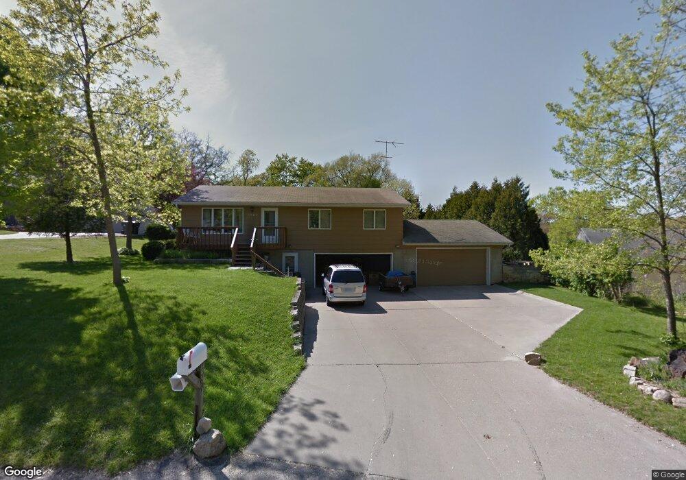 1364 Highwood Dr NW, Cedar Rapids, IA 52405 - photo 1