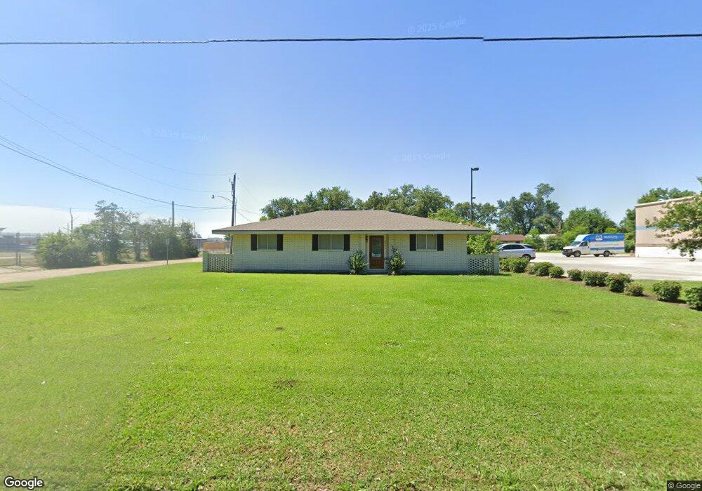 2004 E Prien Lake Rd, Lake Charles, LA 70601 - photo 1