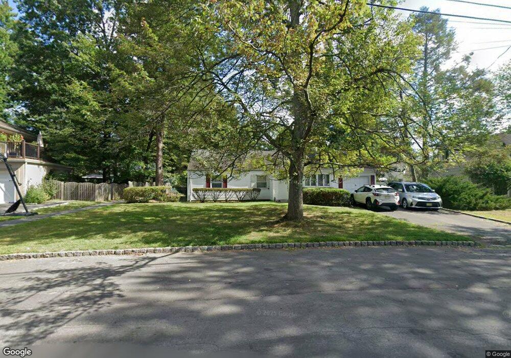 10 Maplewood Dr, Livingston, NJ 07039 - photo 1