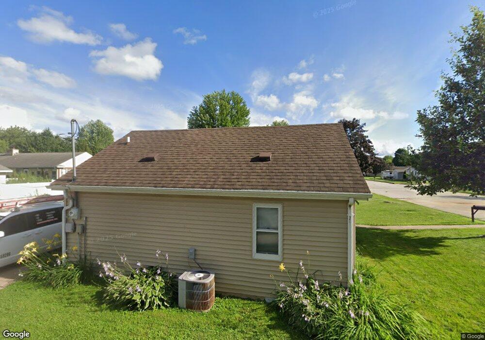104 N Maple St, La Crescent, MN 55947 - photo 1