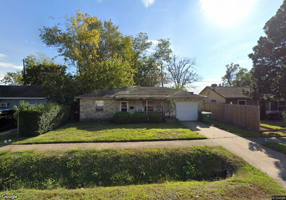 3009 Stallings Dr, Houston, TX 77088 - photo 1