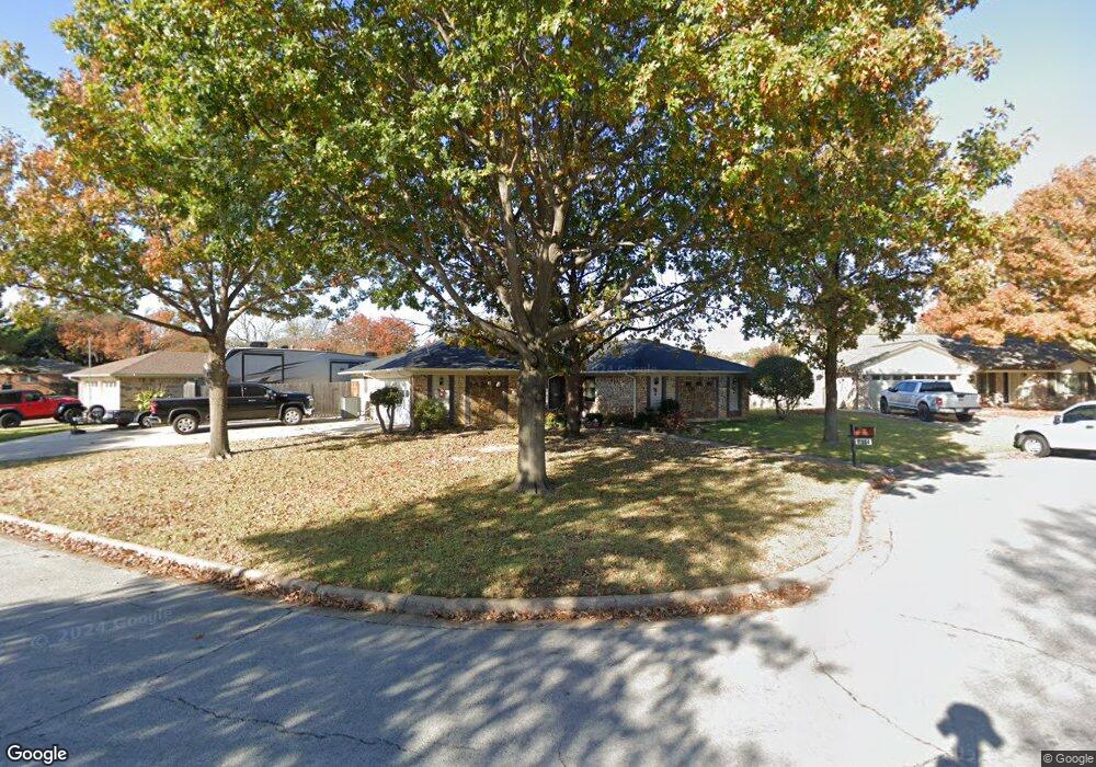 304 Fairhaven Ct, Hurst, TX 76054 - photo 1