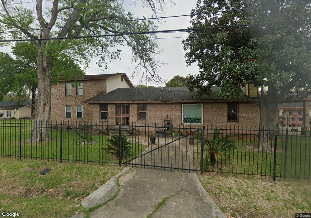 6618 Couch St, Houston, TX 77091 - photo 1