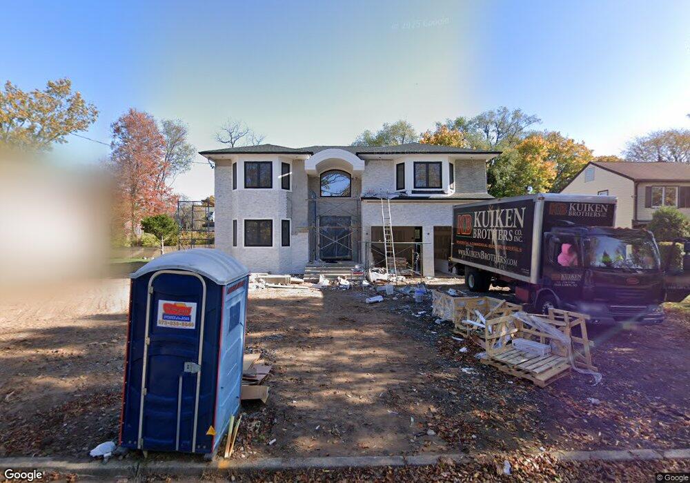 218 Hillcrest Dr, Paramus, NJ 07652 - photo 1