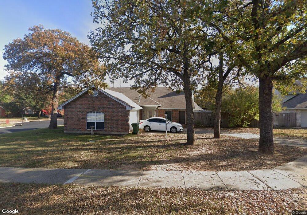708 Parkland Ct, Hurst, TX 76053 - photo 1