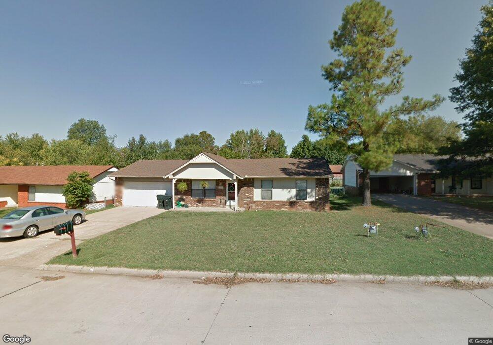 110 E 10th St S, Claremore, OK 74017 - photo 1