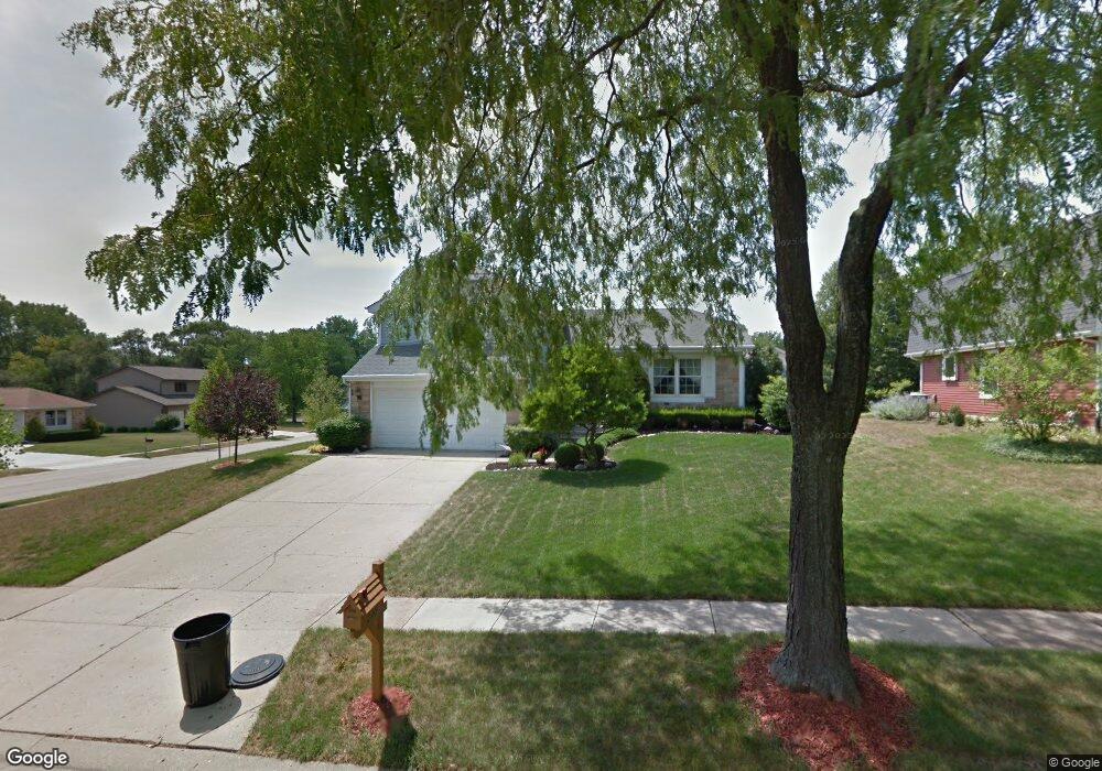 370 Stoney Brook Ct, Algonquin, IL 60102 - photo 1