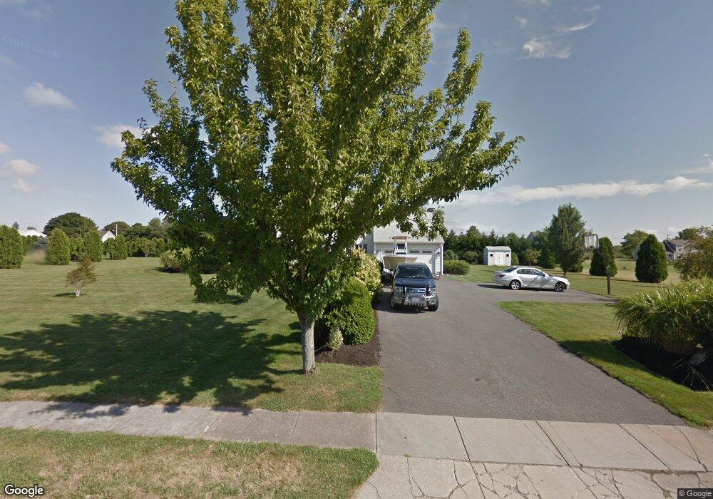 125 Compton View Dr, Middletown, RI 02842 - photo 1