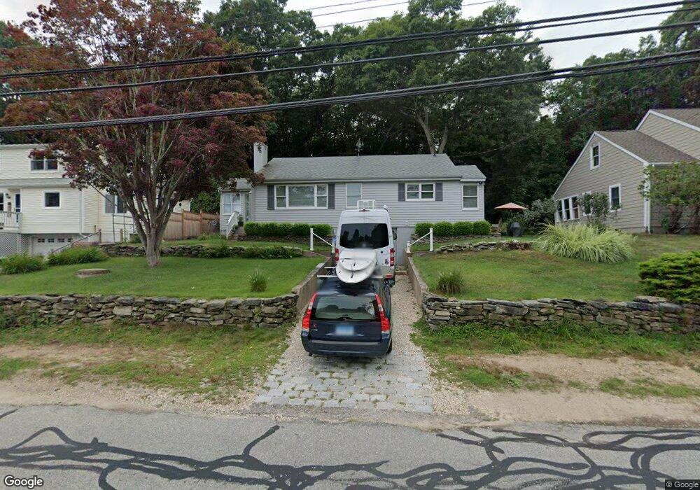 39 W End Ave, Niantic, CT 06357 - photo 1