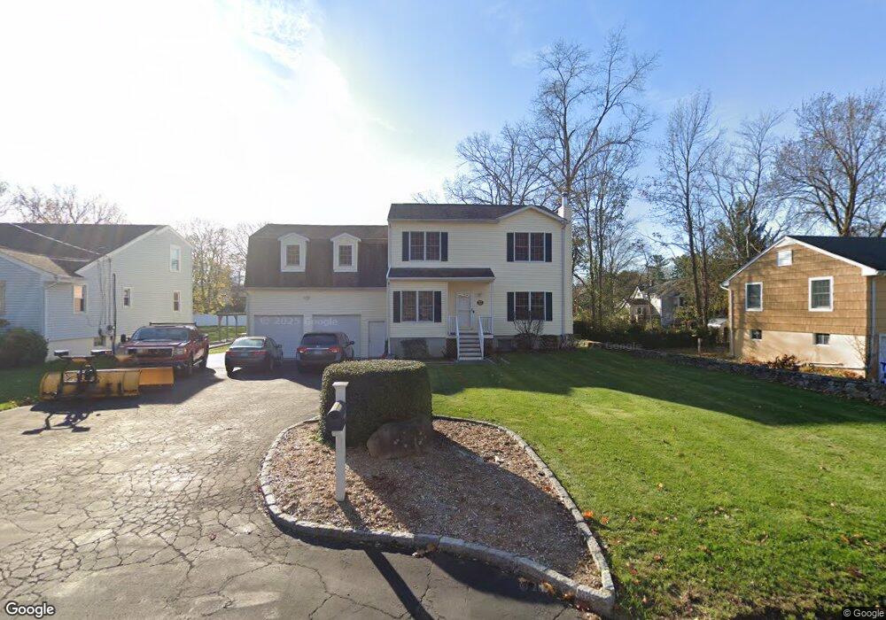 38 Hollow Tree Rd, Norwalk, CT 06854 - photo 1